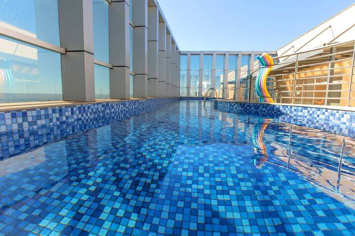 Pool 42 of 75