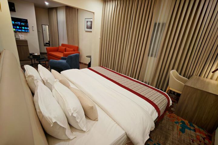 Room 31 of 118
