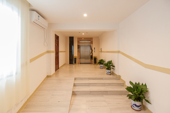 Hotel Interior 4 of 22