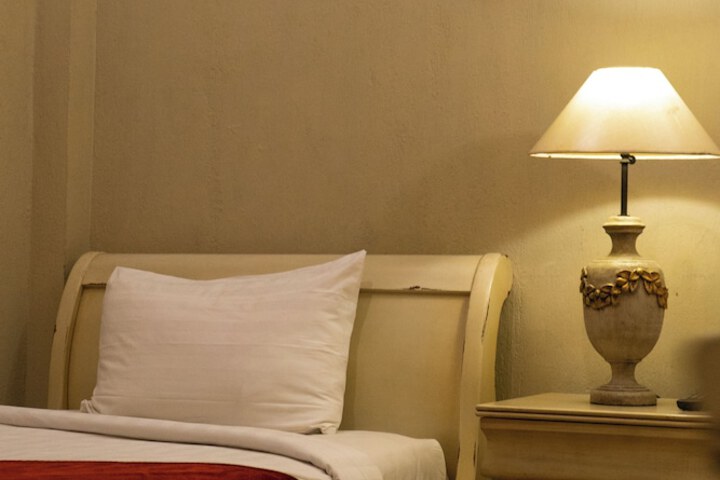 Room 8 of 180