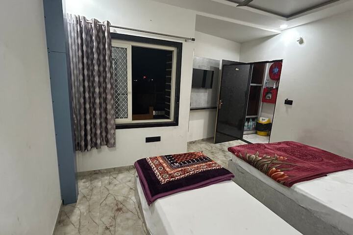 Room 6 of 26