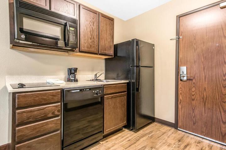 1 Queen Bed Efficiency (8 of 10)