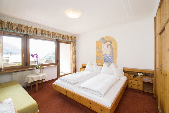 Room 5 of 39