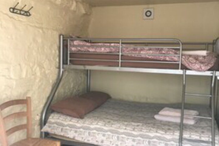 Room 27 of 42