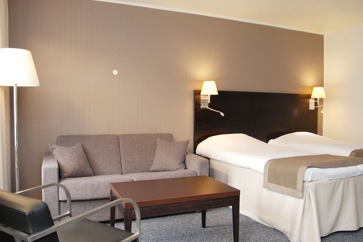 Room 9 of 53