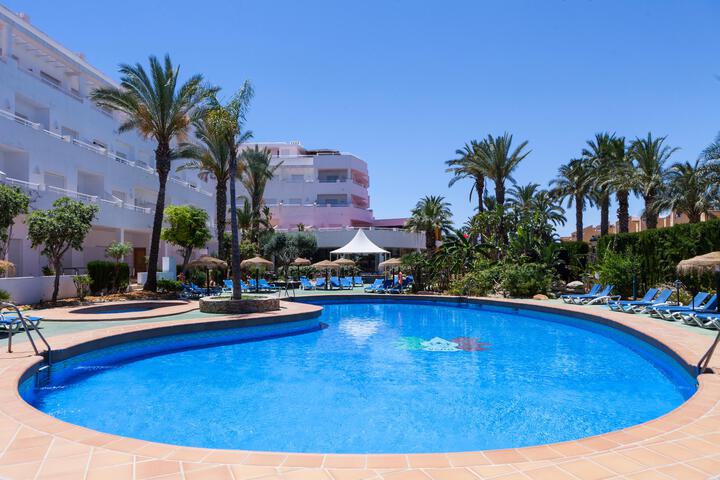 Pools & Facilities