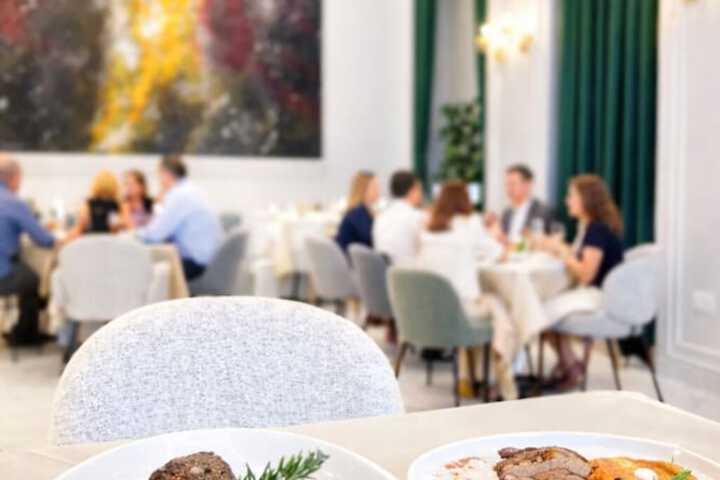 Dining 41 of 55