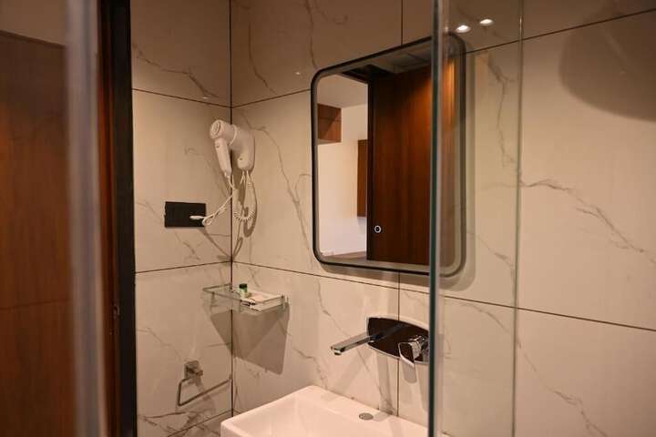 Room 52 of 68