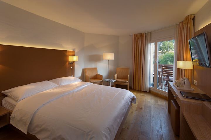 Room 12 of 87