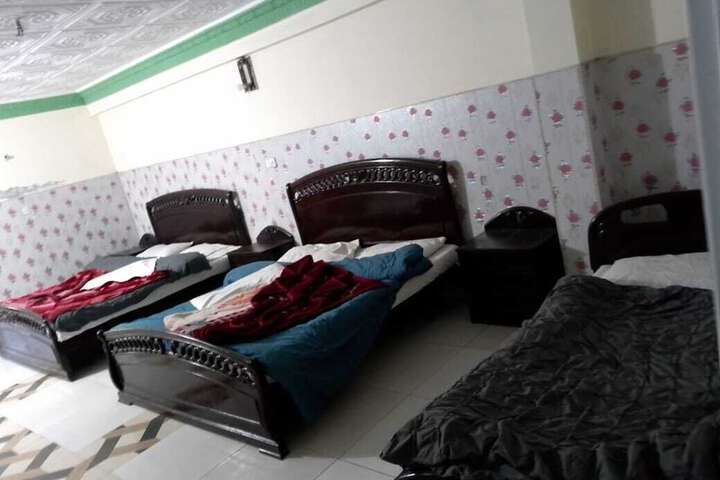 Room 9 of 11