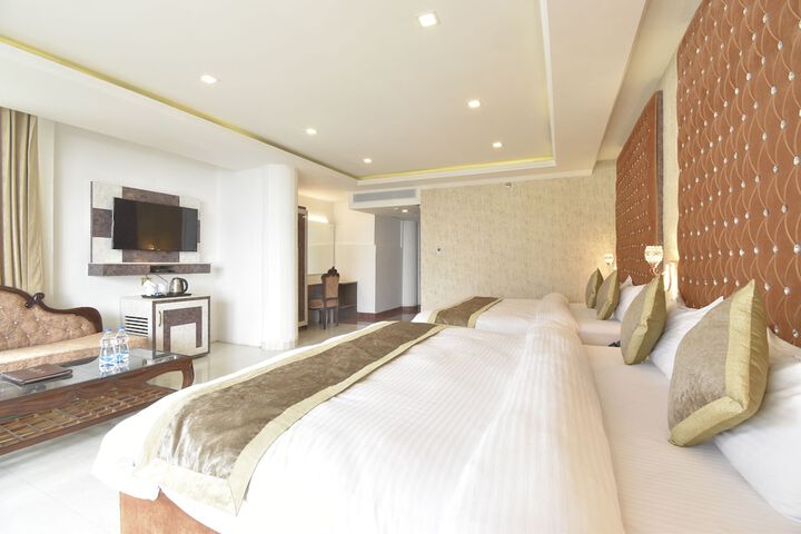 Room 19 of 111