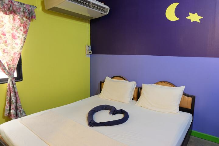 Room 4 of 19