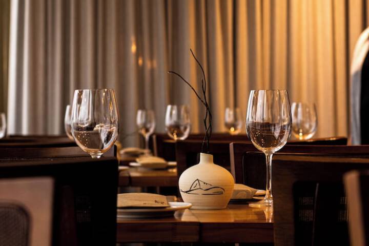 Dining 49 of 77