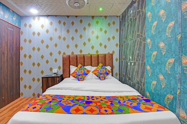 Room 12 of 26