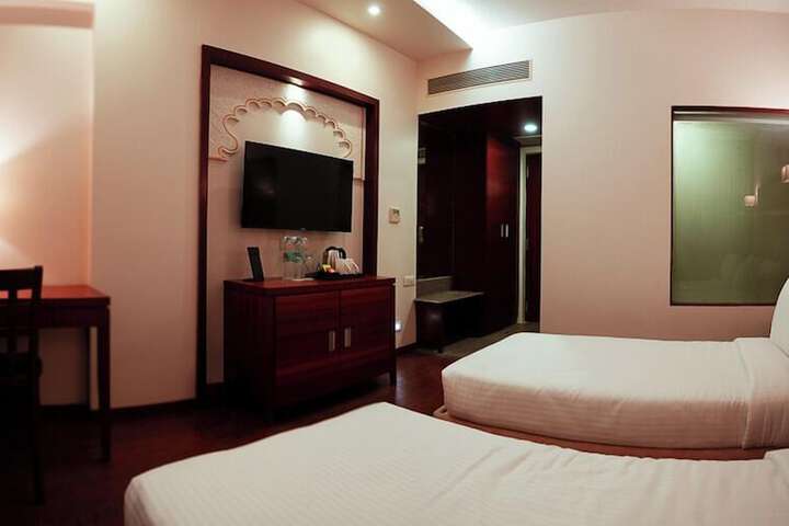 Room 19 of 49