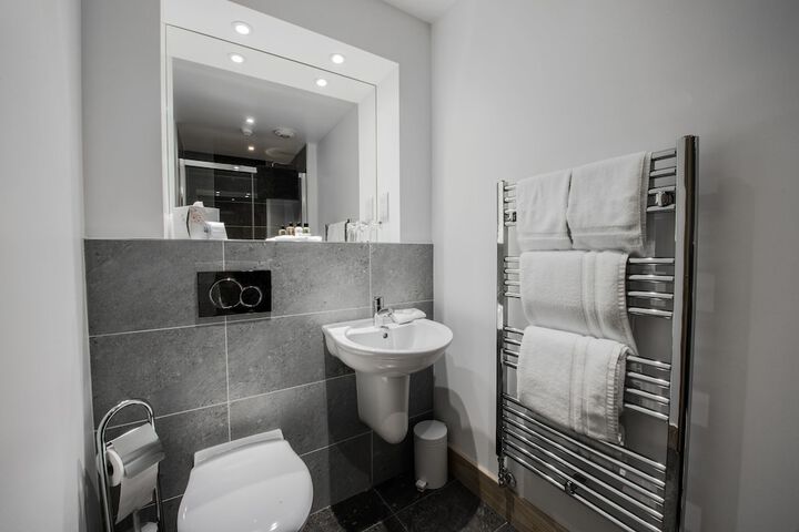 Room 15 of 34