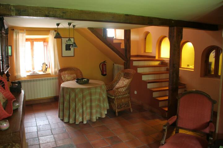 Room 9 of 16