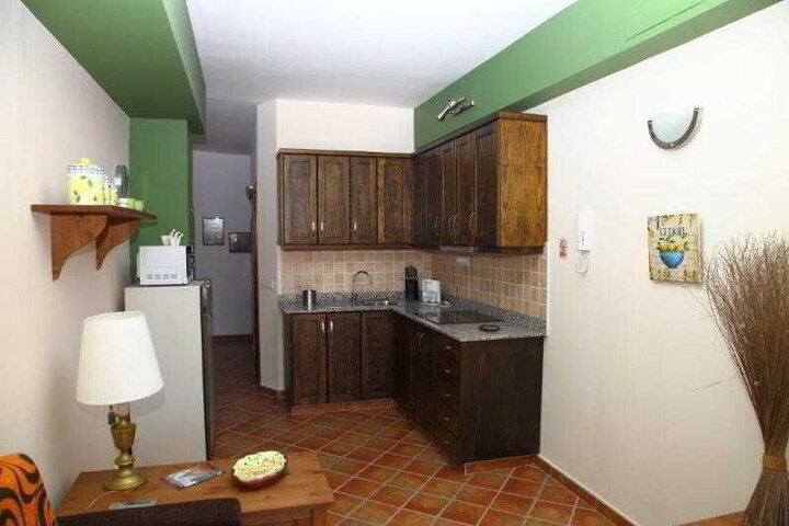 Room 4 of 13