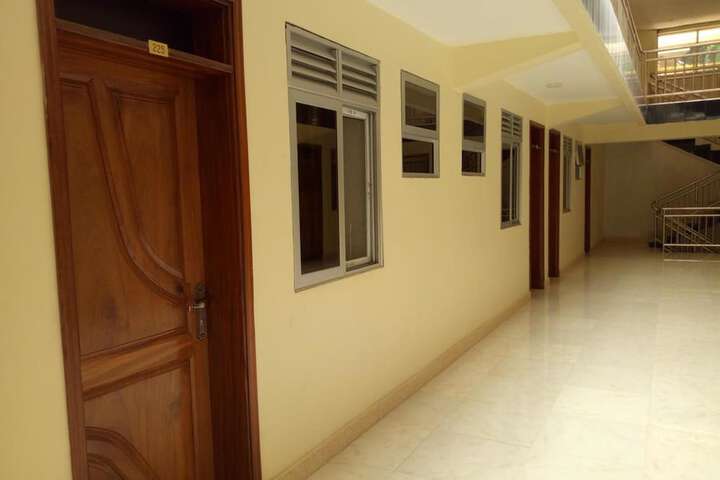 Ballroom/Hall 25 of 32
