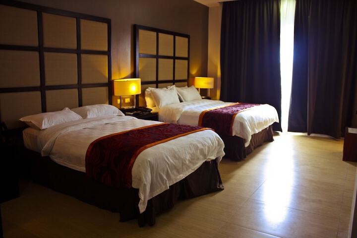 Room 8 of 76