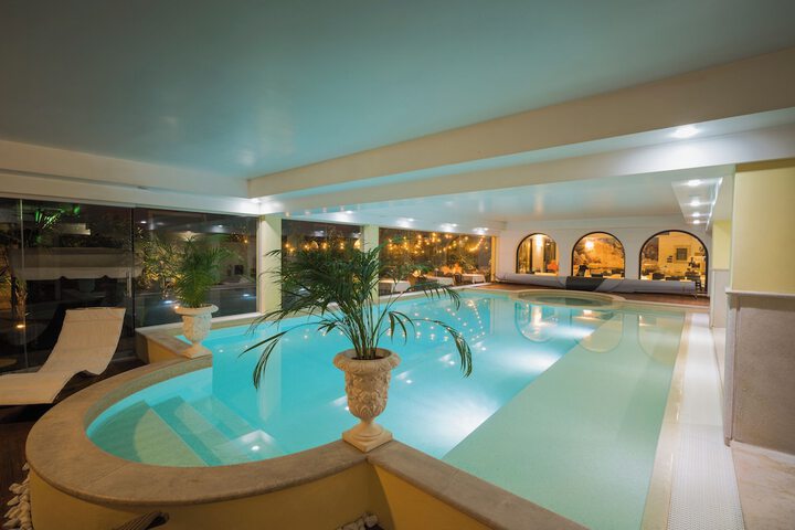 Hotel with Pool