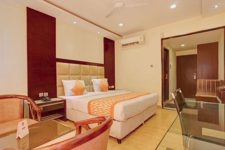 Room 13 of 19
