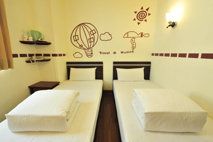 SPRING AUTUMN HOTEL