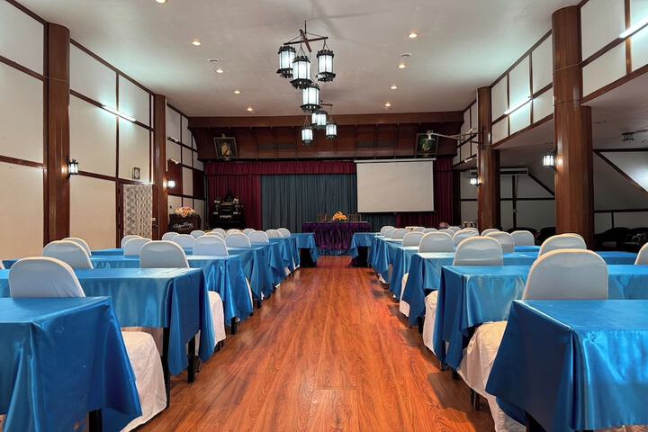 Ballroom/Hall 43 of 55