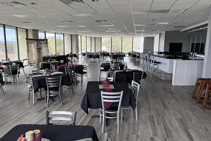 Ballroom/Hall 54 of 62