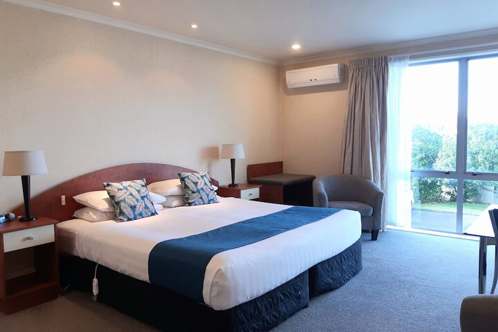 Room 15 of 48