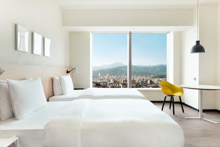 Room 13 of 66