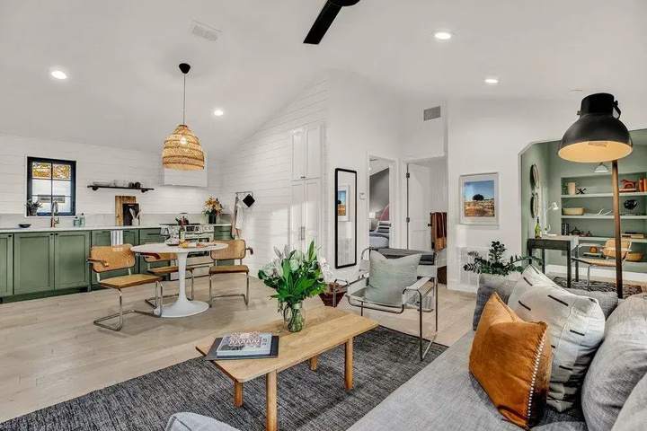 Photo of New! Gorgeous Modern Luxury Casita Near Main St!