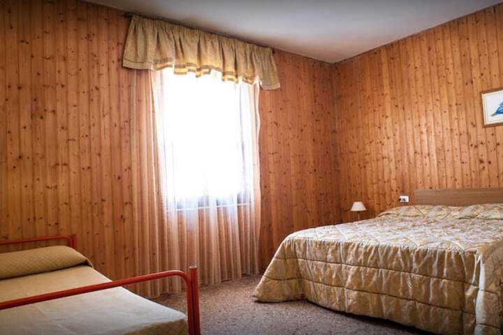 Room 4 of 54
