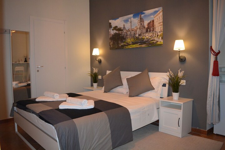 Room 18 of 48