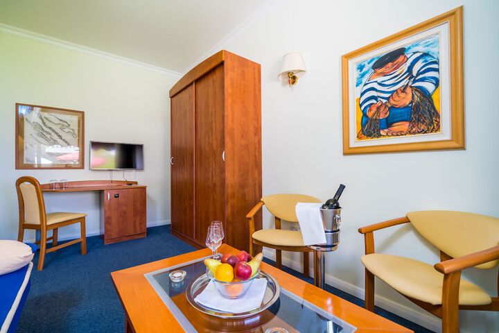 Room 22 of 53