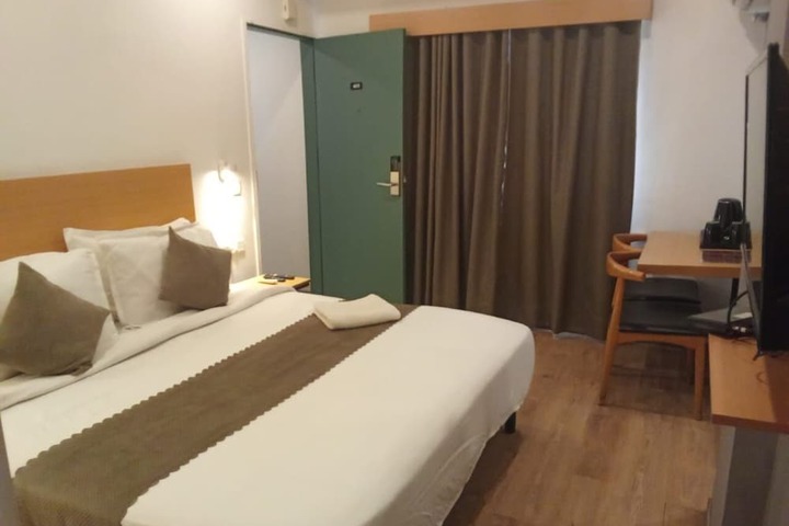 Room 20 of 37