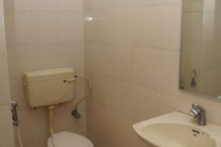 Room 3 of 20