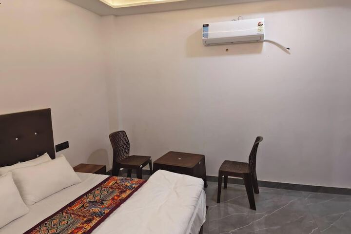 Room 11 of 22