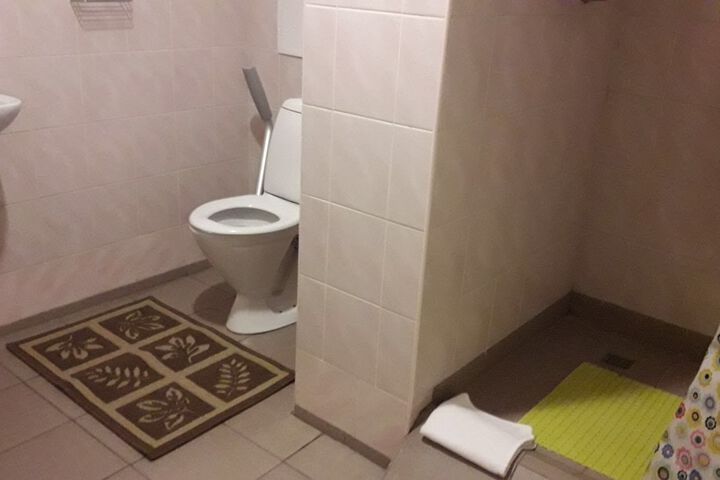 Room 3 of 65
