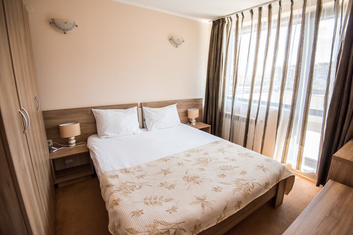 Room 14 of 64