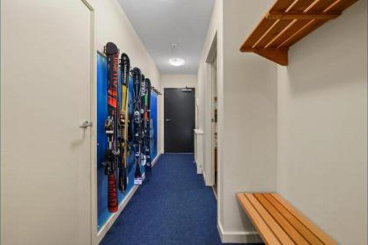 Room 19 of 27