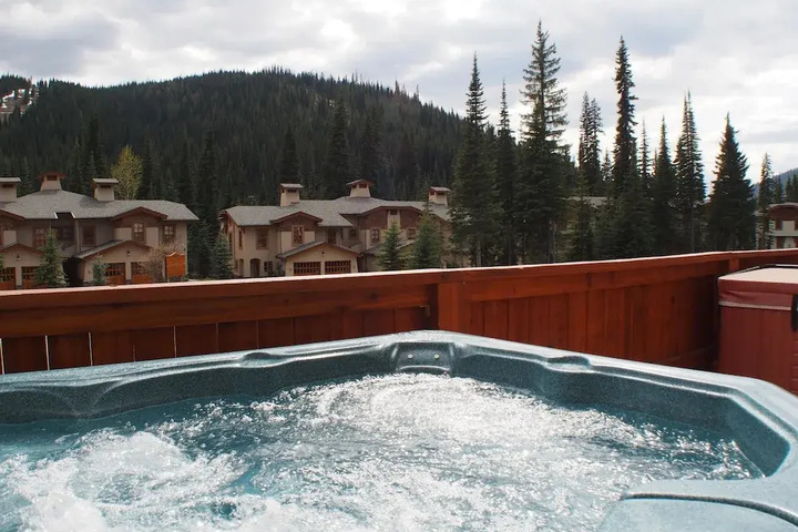 Pool 9 of 11