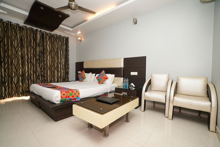 Room 14 of 28