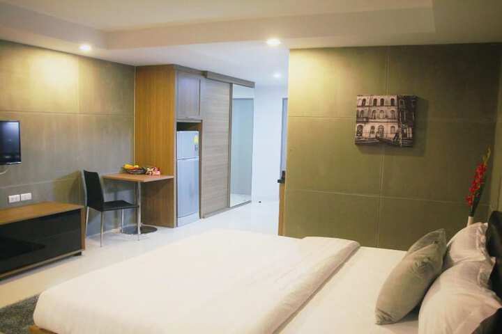 Room 13 of 65