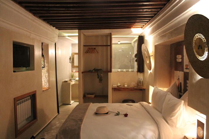 Room 18 of 81