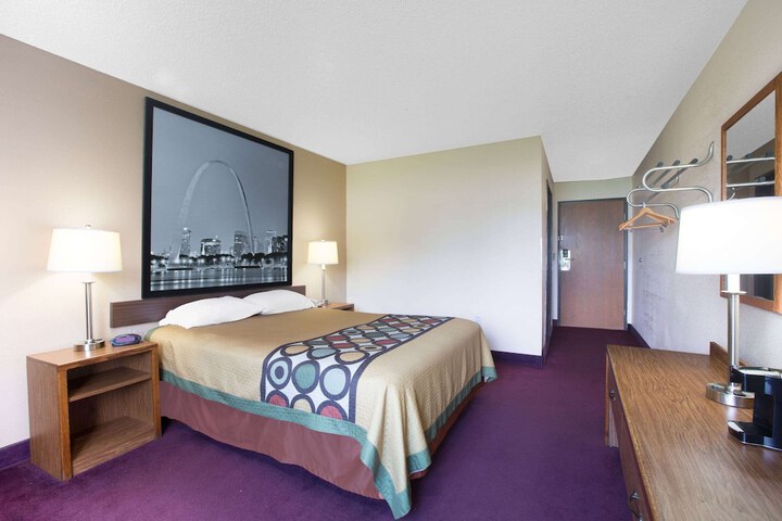 Room 22 of 34