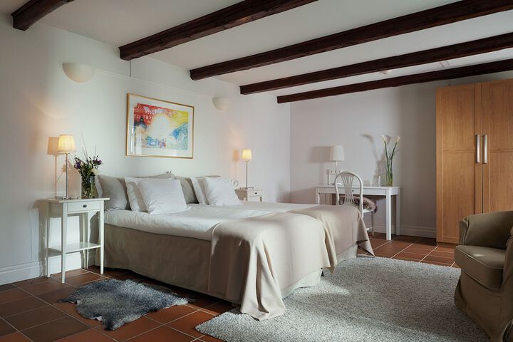 Room 27 of 60