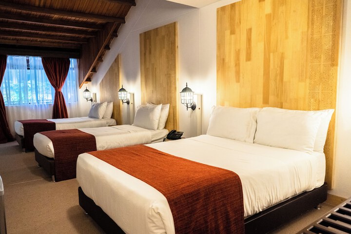 Room 4 of 132