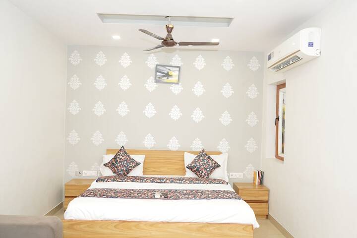 Room 11 of 31