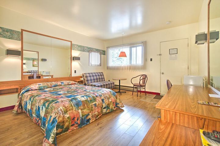 Room 2 of 40